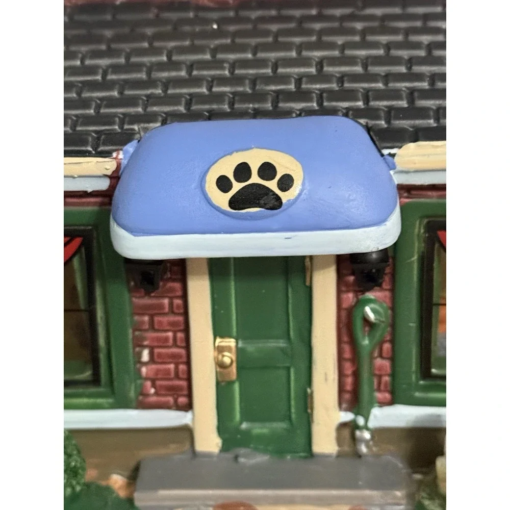 Lemax Coventry Cove Wags N Whiskers Pet Lodge Christmas Village Lighted 2015 Box
